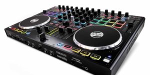 Read more about the article TERMINAL MIX 2 / 4でTRAKTOR PRO 2 シリーズをコントロールする